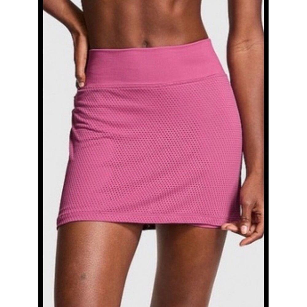 PINK Victoria’s Secret NWT Soft Seamless Pink Athletic Skort Large high rise